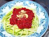 Spaghetti crus de courgette et sauce tomate - bettarave