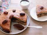 Gâteau moelleux aux noix, fourré à la pâte à tartiner aux noix de pécan