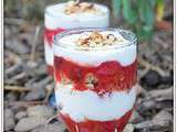 Verrine de mousse de yaourt aux fruits d'été