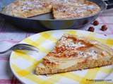 Gâteau à la poêle poires, noisettes et raisins secs