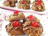 Cookies au chocolat, noix et cerises confites