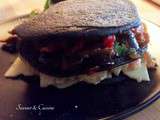 Burger à la farine de blé noir, à l’encre de seiche