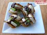 Brochettes de fruits et mini pancakes