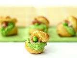 Mini-choux à la crème de petits pois