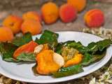 Abricots confits à la verveine en papillotes de feuilles de vigne