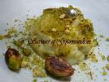 Ashtalieh aux pistaches.  Ashtalieh with pistachios.  عشطلية بألفسدق