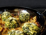 Boulettes d’herbes aux oignons caramélisés