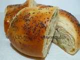 Pain en Couronne  aux Fromage et Olives