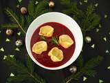 Borscht de noël ou soupe aux betteraves polonaise