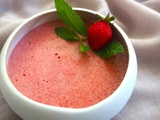 Mousse à la fraise, miel et faisselle de brebis
