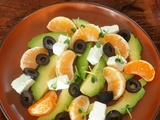 Salade de clémentines, avocat, radis noirs, olives et feta