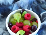 Salade de framboises, grenade et raisin