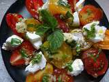 Salade multicolore de tomates à la menthe