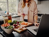 Télétravail : les cours de cuisine en ligne, une excellente activité de team building