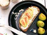 ► Tartine de  fomage  ail & fines herbes et figues fraiches