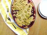 Crumble aux fraises, framboises et myrtilles