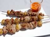 Brochettes d’agneau et coulis de poivron