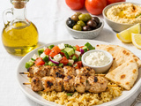 Assiette de poulet grec Sauce tzatzíki