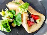 Crêpes salées fourrées à la viande, fromages et légumes