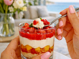 Verrine façon cheesecake aux fraises et mangue,