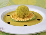 Boule de guacamole, soupe aux petits pois et tuile au parmesan