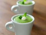 Velouté de petits pois à la menthe fraîche et brousse de brebis