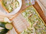 Tarte fine à la crème de courgettes, lamelles de courgettes, tomme de chèvre au miel