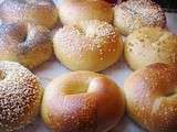 Bagel - delicatessen de la cuisine juive (Etats Unis, Angleterre, monde entier)