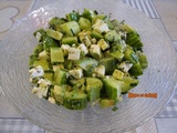 Salade avocat, concombre, feta - Recette en vidéo