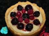 Tartelettes aux mûres sur lit de chocolat blanc