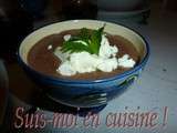 Crema de frijoles al chipotle (mexique)