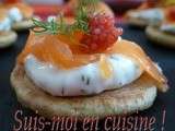 Mini-Blinis au Blé Noir, Tzatziki, Saumon Fumé, Oeufs de Lump rouges & Aneth