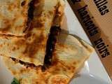 Quesadillas poulet-haricots noirs