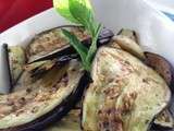 Aubergines grillées marinées à l'huile d'olive