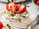 Pavlova individuelle aux fraises