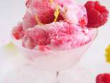 Glace au yaourt et framboises touche de citron