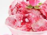 Glace au yaourt et framboises touche de rose