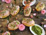 Madeleines aux pistaches et à la rose