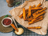 Frites de patate douce au four