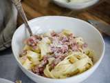 Pâtes aux lardons, oignons et crème {carbonara à la française}