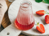 Sirop de fraise maison {avec les queues, sans gaspillage}