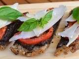 Tartines Estivales – Tapenade, Tomates, Parmesan, Basilic