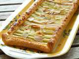 Tarte feuilletée rhubarbe, amandes et miel