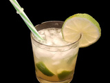 Caipirinha. Une recette de cocktail avec du cachaça pour un apéritif réussi