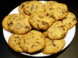 Cookies à la noisette et pépites de chocolat. Cookie fait maison