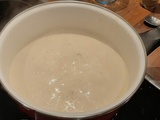 Sauce béchamel maison traditionnelle. Simple et rapide