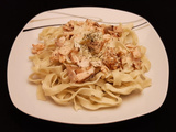 Tagliatelles au saumon frais. Une recette de pâtes fraîches italienne