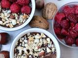 Crème au chocolat, fruits secs et framboises