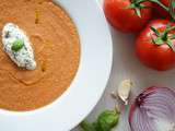 Gaspacho de tomates, ricotta aux herbes et pignons pin