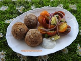 Falafels a la menthe et salade a l'avocat et oignons rouges (thermomix)